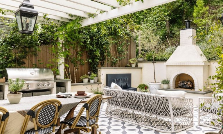 A Few Ideas for a Small Outdoor Kitchen Within Limited Space