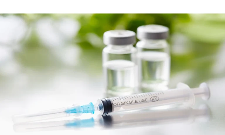 What peptide compounds combine in a glow stack formula?